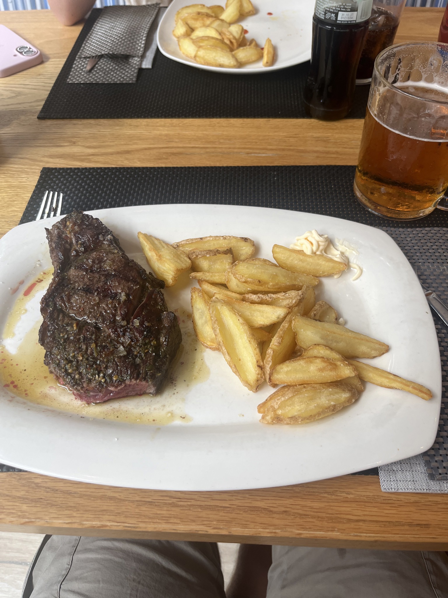 Moon Bar & Restaurant